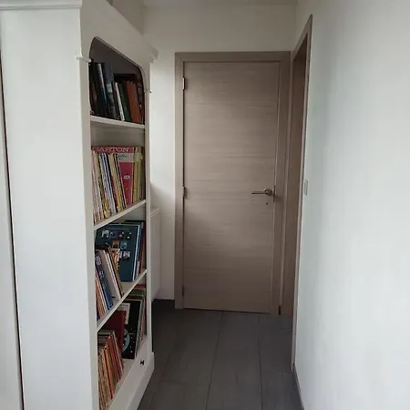 Dans Un Superbe Quartier Residentiel Apartment *